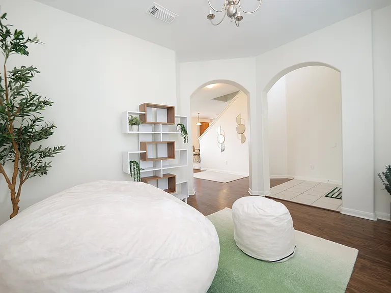 1203 Lavender Shade Ct — Photo 4