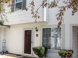 22100 Cape Cod Way, Farmington, MI 48336