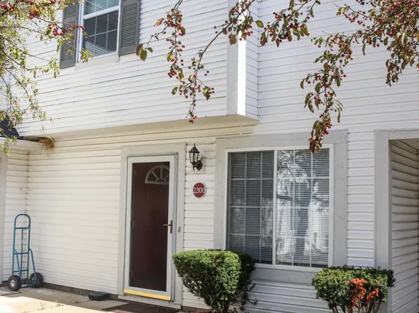 22100 Cape Cod Way, Farmington, MI 48336