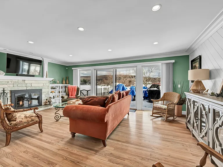 N Lake Shore Dr — Photo 28