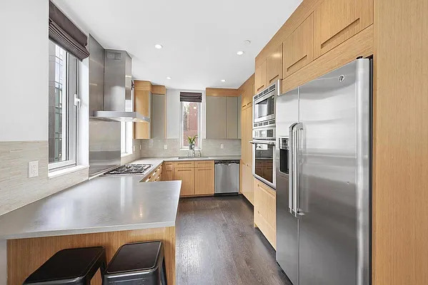 Rented by Douglas Elliman | media 7