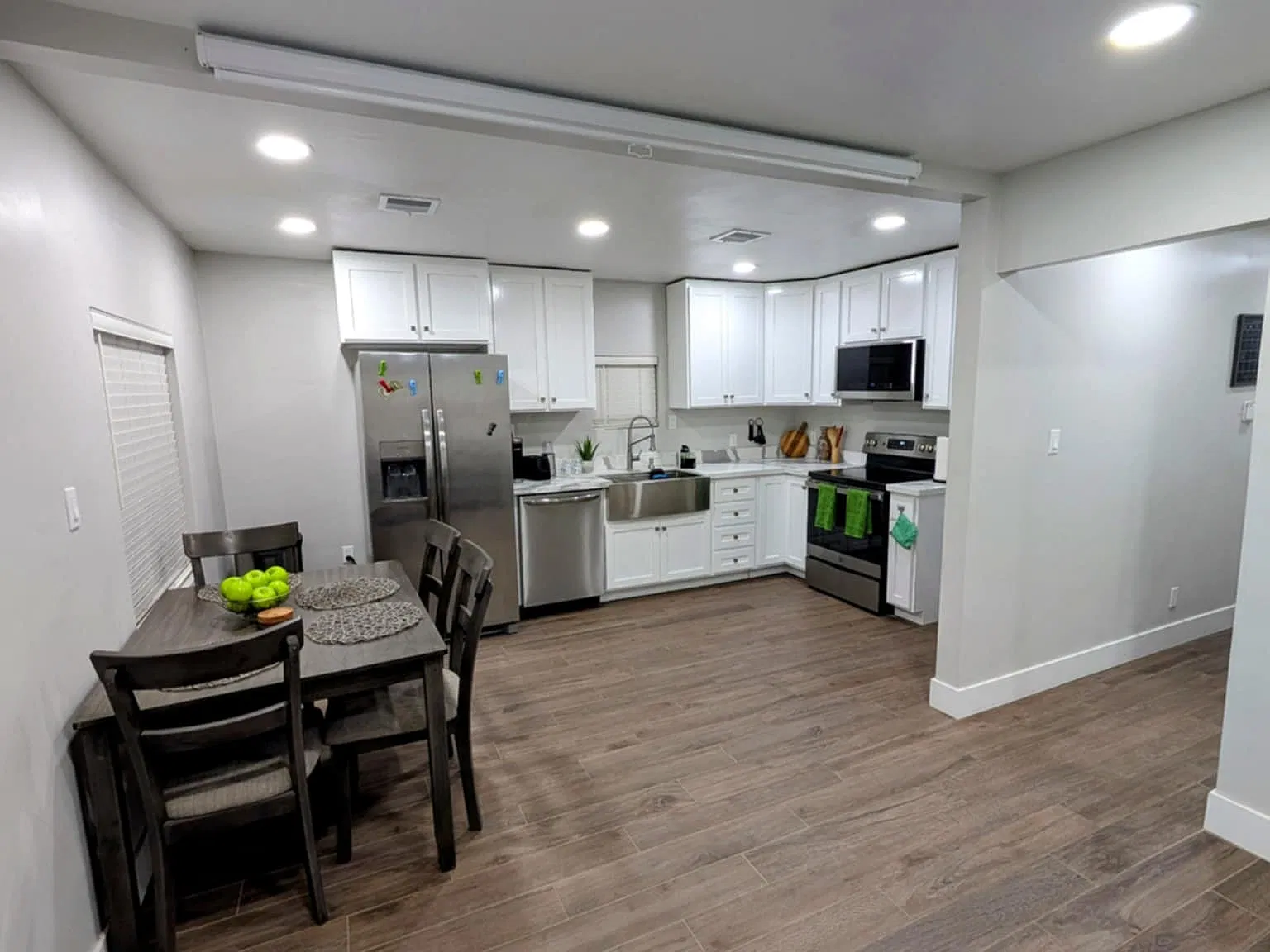 1 bed, 710 sqft, $1,180 — Photo 2