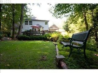 2725 SW Streamside Dr, Portland, OR 97219