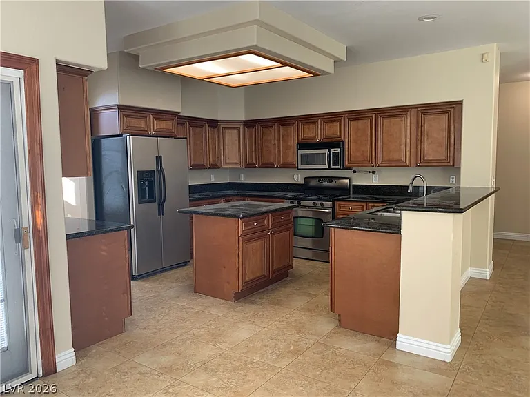 8441 Bay Point Dr — Photo 5