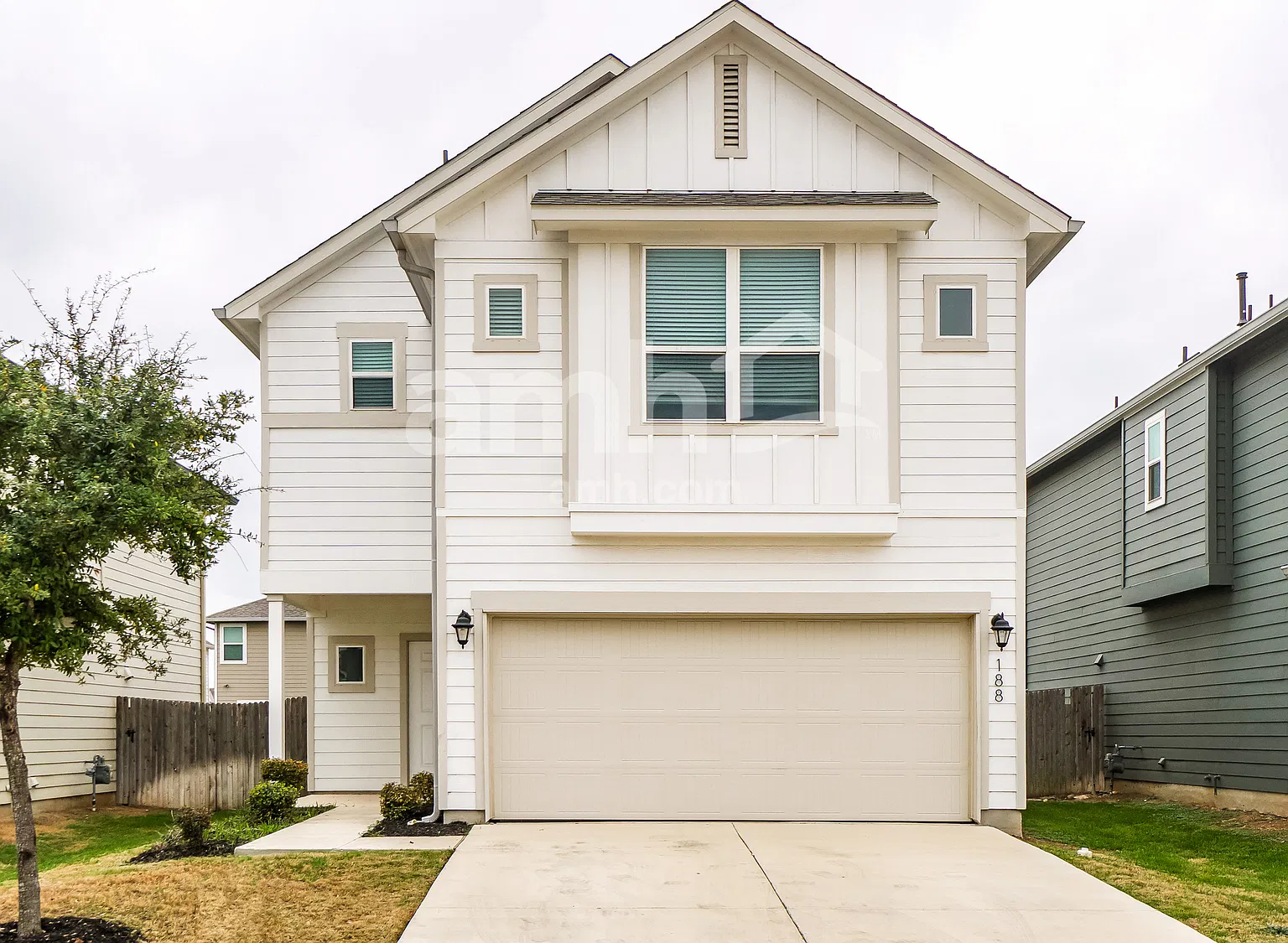 4 bed, 2.5 bath, 1882 sqft, $1,990 — Photo 1