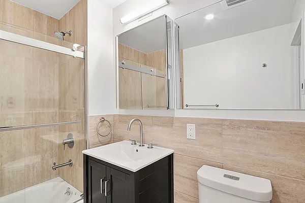 Rented by REZI | media 19