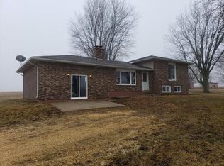 25197 Genesee Rd, Sterling, IL 61081