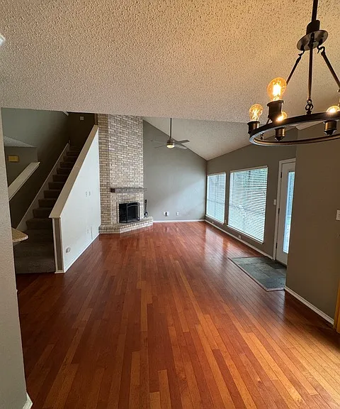 13815 Stone Hollow Dr — Photo 4