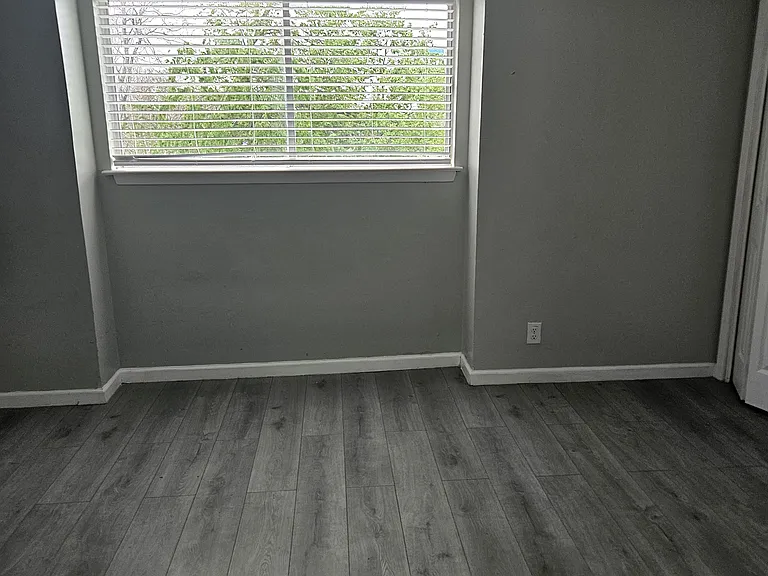512 W Byrd Blvd — Photo 18