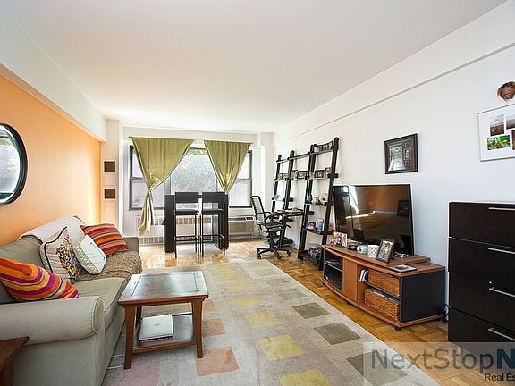 5th image of 210 E 36th St APT 6D