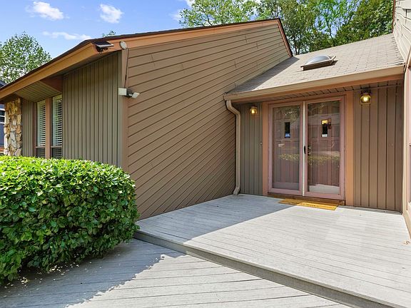 3rd image of 73 Mysen Cir