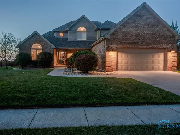 1800 Timber Ridge Dr, Bowling Green, OH 43402