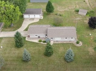 52977 Pulver Rd, Three Rivers, MI 49093