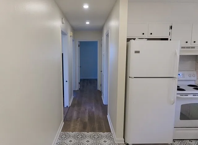 kitchen to hallway
