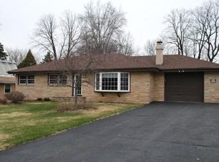 W237N6592 Orchard Dr, Sussex, WI 53089