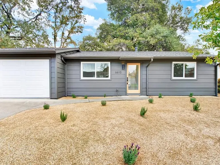 6610 Oak Leaf Ct — Photo 2