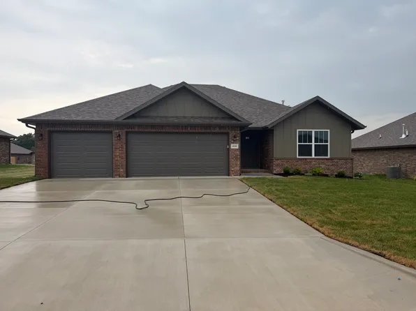 4110 E Ivy Ln, Brookline, MO 65619