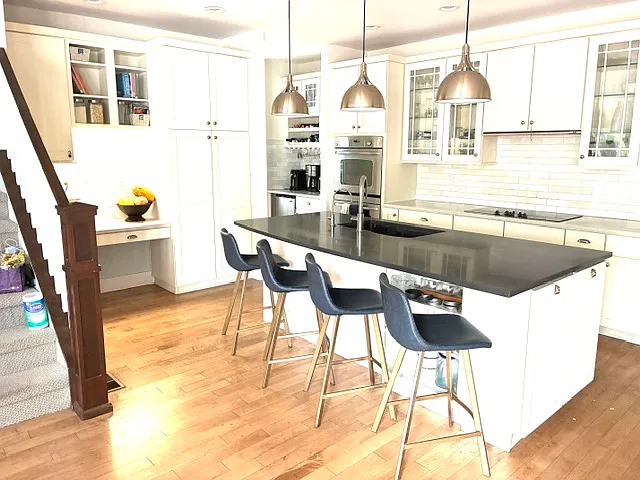 4 bed, 3484 sqft, $5,500 — Photo 2