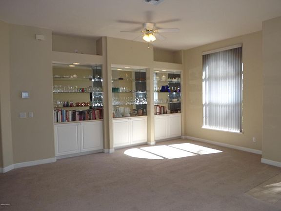 4th image of 520 Sunset Lakes Dr