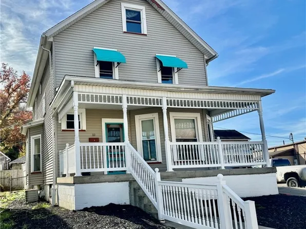 112 E 1st St, Uhrichsville, OH 44683