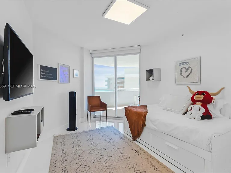 6301 Collins Ave #2103 — Photo 23