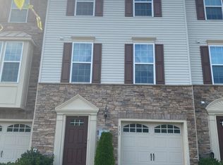 171 Village Green Ln, Sicklerville, NJ 08081