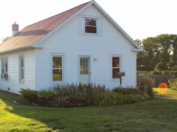 11 Irving Pkwy, Oakfield, NY 14125