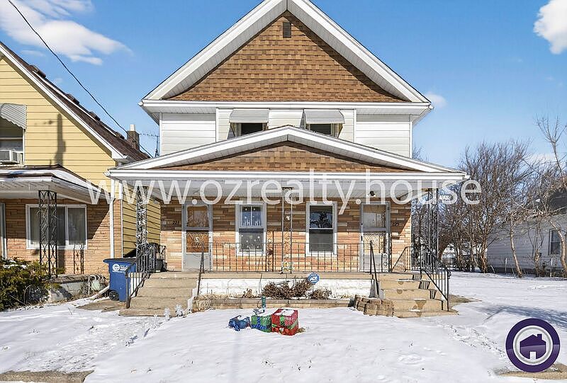 1st image of 225 E Weber St