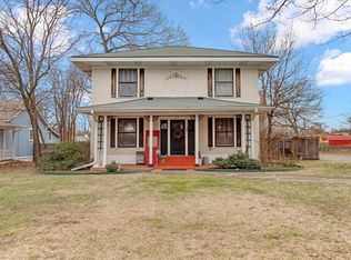 1102 N Main St, Bonham, TX 75418