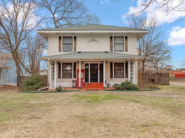 1102 N Main St, Bonham, TX 75418