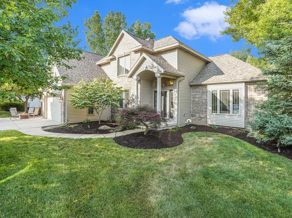 2030 Meadow Valley Ct NW, Grand Rapids, MI 49504