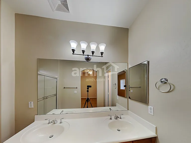 20025 N 20th St #103 — Photo 11