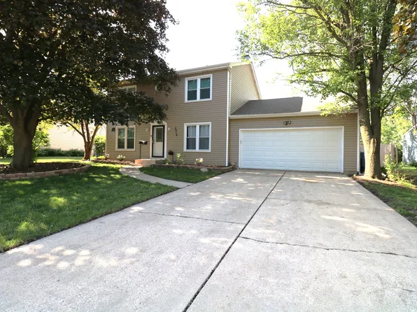 2210 Sandburg Dr, Aurora, IL 60506