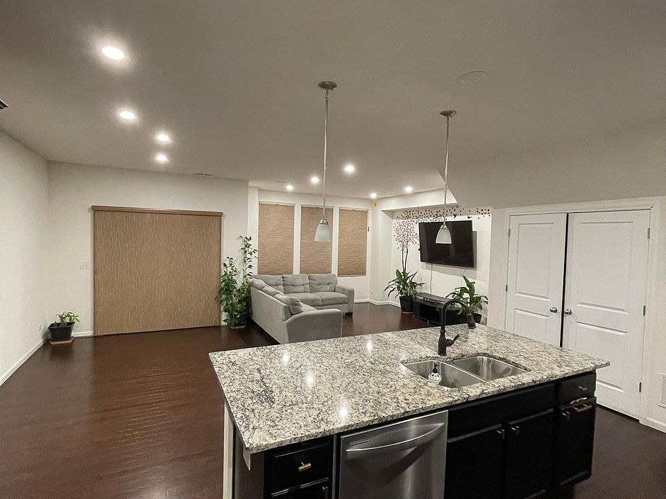 1st image of 525 Watercress Dr