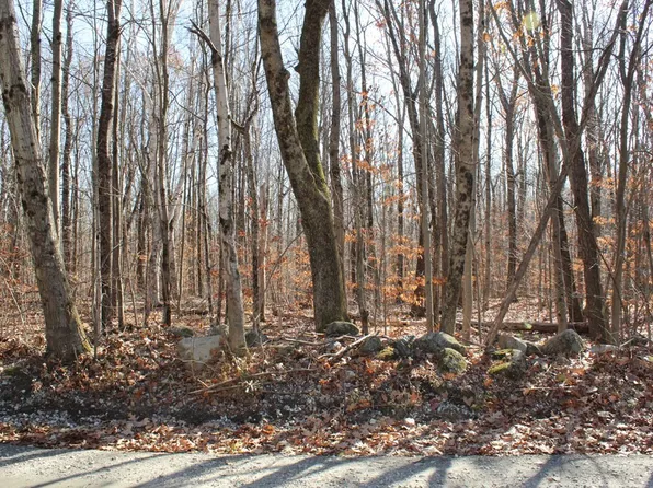 12 Campbell Rd, Chester, MA 01011