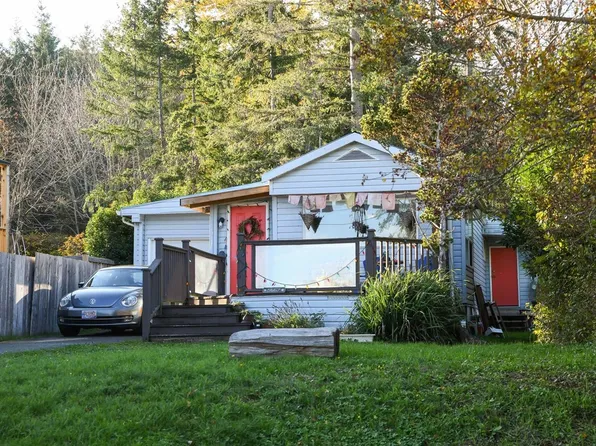 5557 Horne St, Union Bay, BC V0R