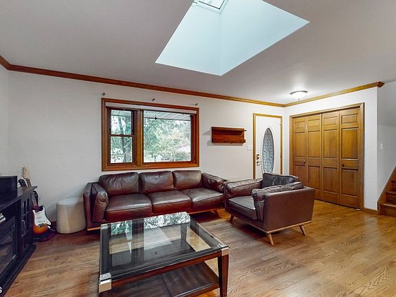 3rd image of 25535 W Lakeview Ave