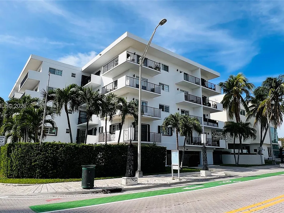 1900 Meridian Ave #403