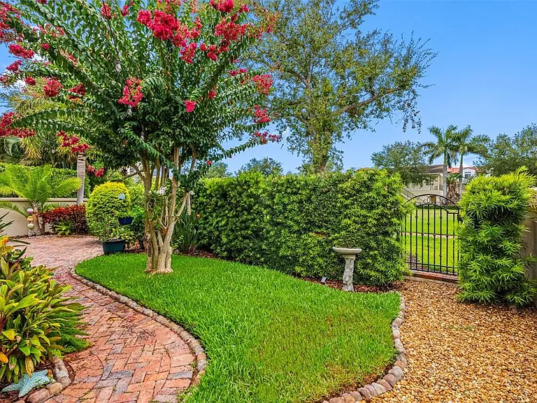 6022 Beacon Shores St — Photo 40