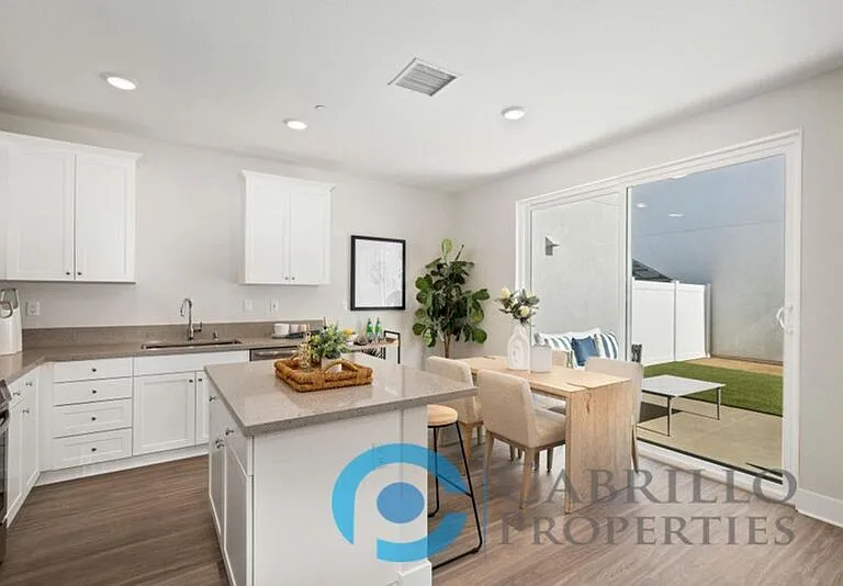 1662 Neptune Ave — Photo 13