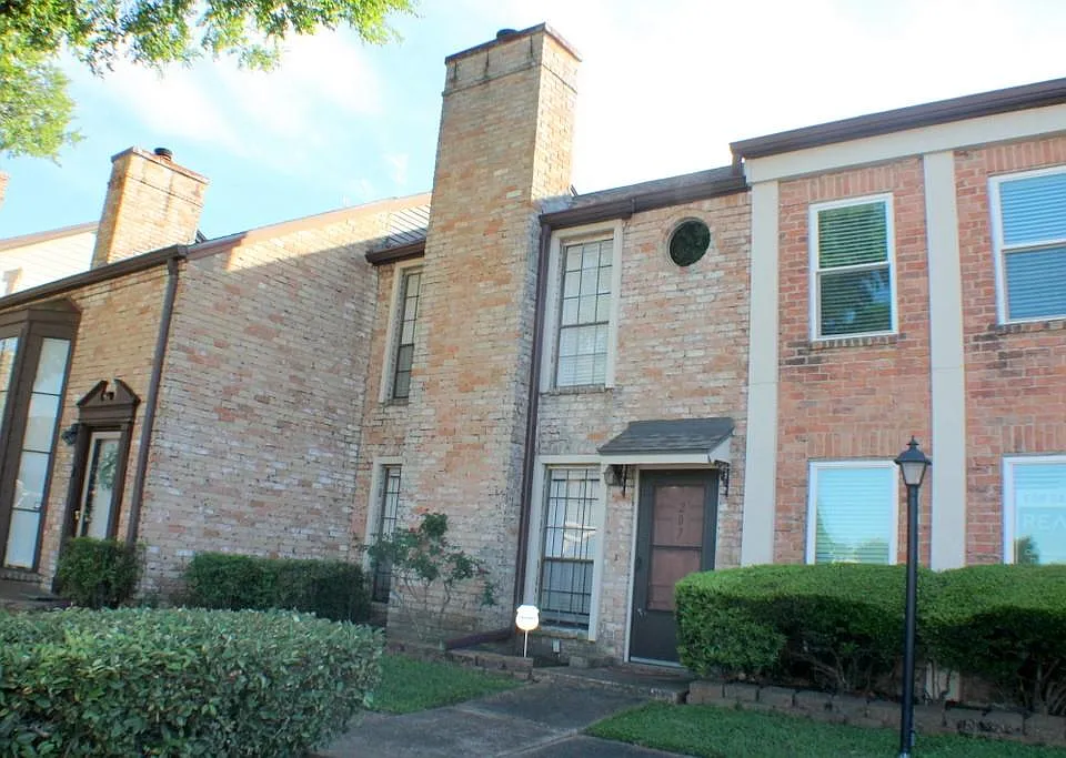 5100 Allendale Rd #207