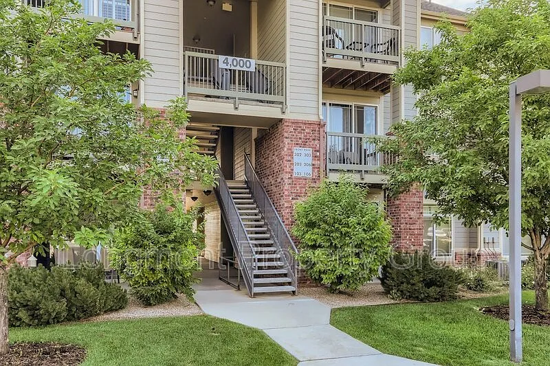 2 bed, 2.0 bath, 1054 sqft, $1,800 — Photo 4