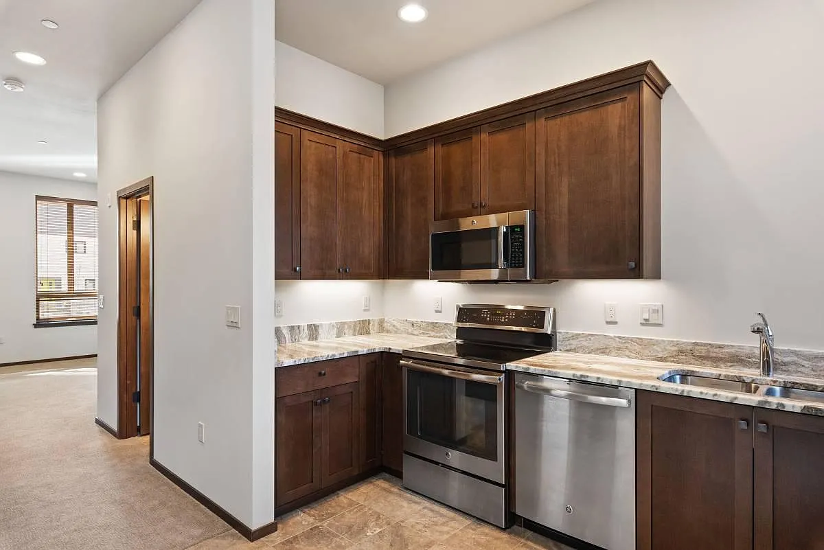 Building Photo - 180 Madrona Way NE