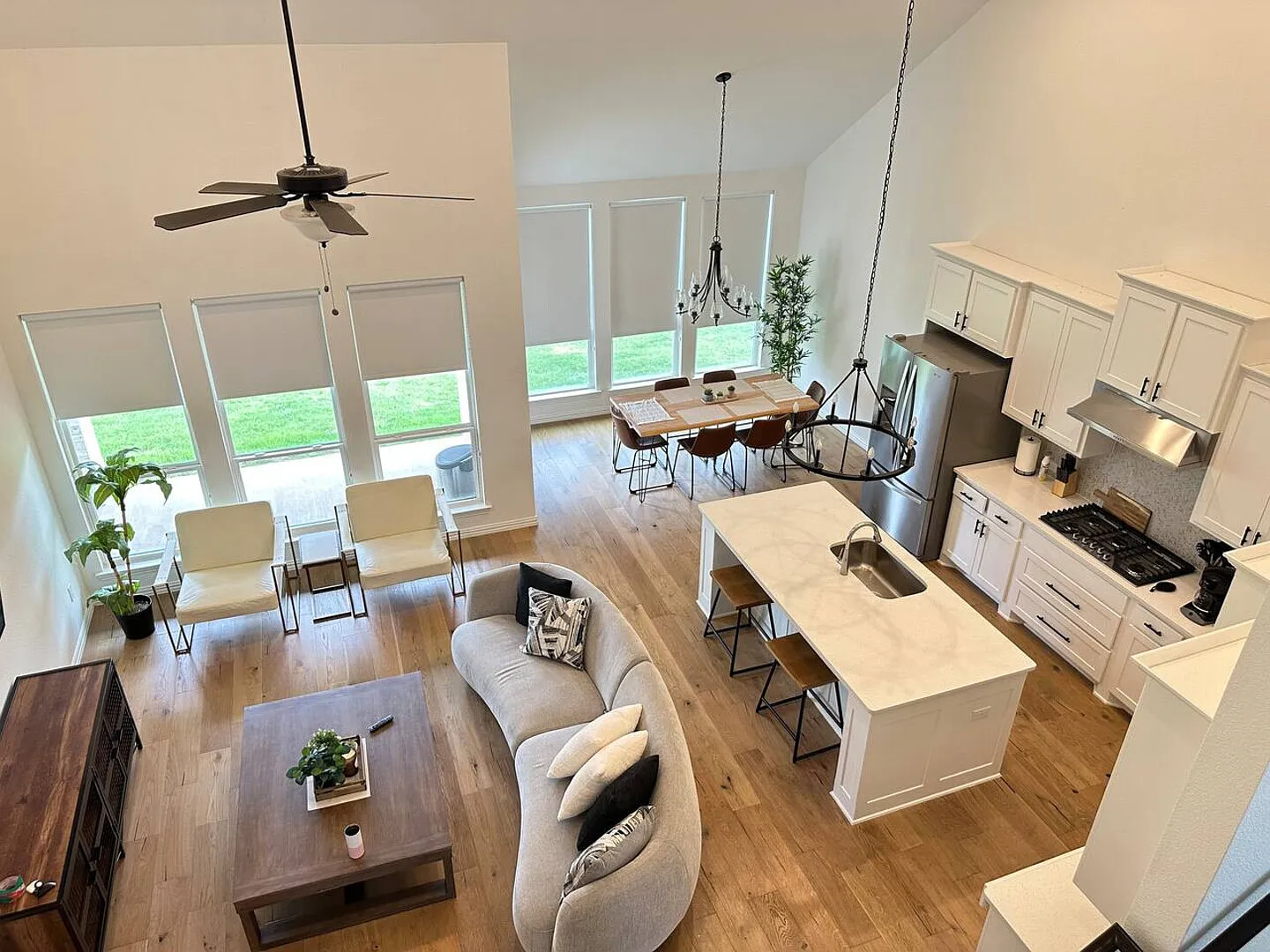 Newly Built Luxury Home Perfect for Big Families — Photo 2
