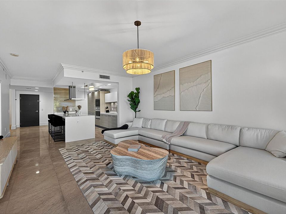 1st image of 17301 Biscayne Boulevard #506