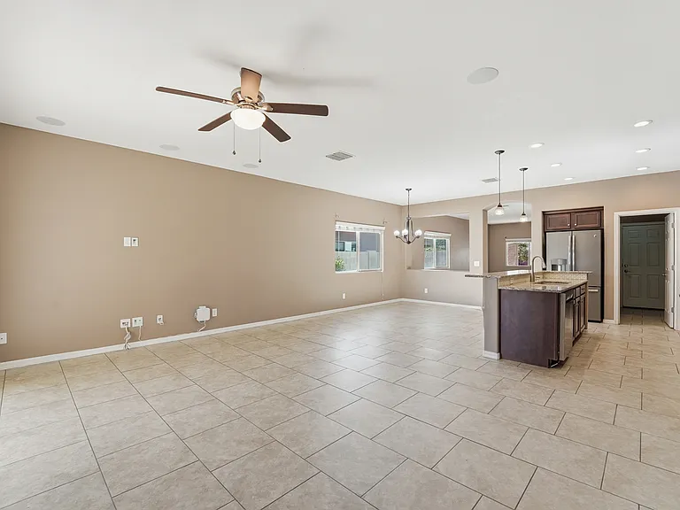 371 W Flame Tree Ave — Photo 16