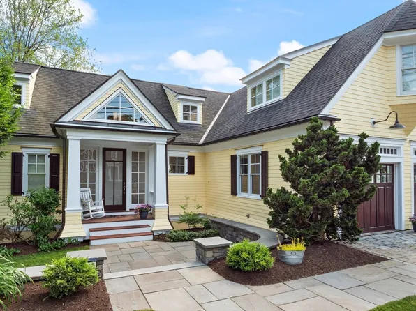 435 Main St, Amesbury, MA 01913