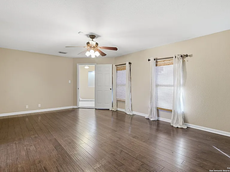 415 Calumet Pl — Photo 19
