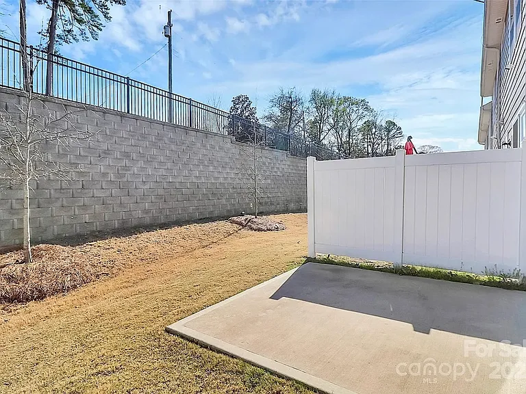 16042 Red Buckeye Ln — Photo 5