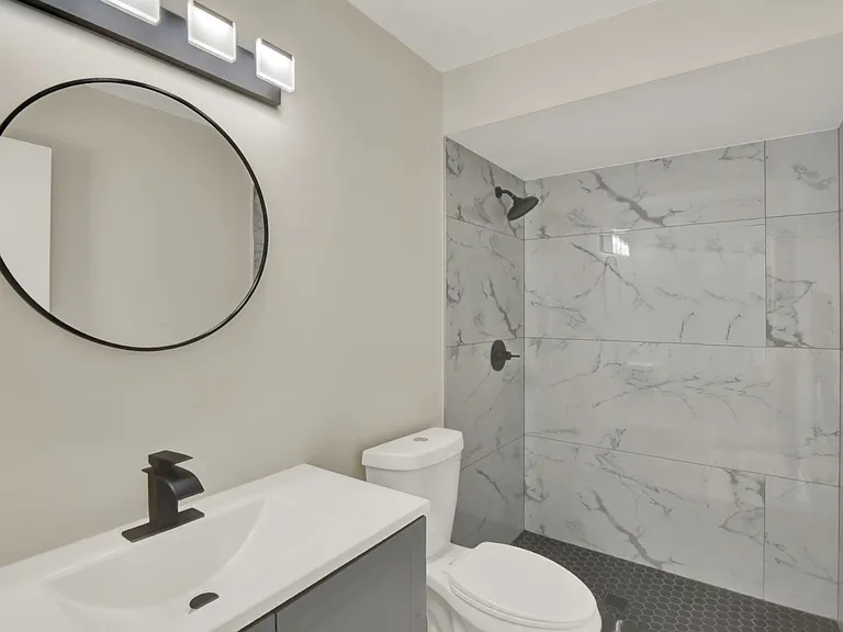 120 W Towne Pl — Photo 16